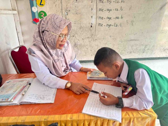 Tingkatkan Minat Baca Sejak Dini, Siswa Kelas 2 MIN 2 Kerinci Antusias ikuti Pembelajaran Bahasa Indonesia