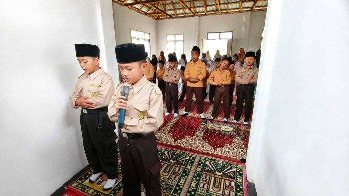 Tingkatkan Kualitas Ibadah Siswa, MIN 2 Kerinci Gelar Bimbingan Sholat Isya Berjamaah Tingkatkan Kualitas Ibadah Siswa, MIN 2 Kerinci Gelar Bimbingan Sholat Isya Berjamaah