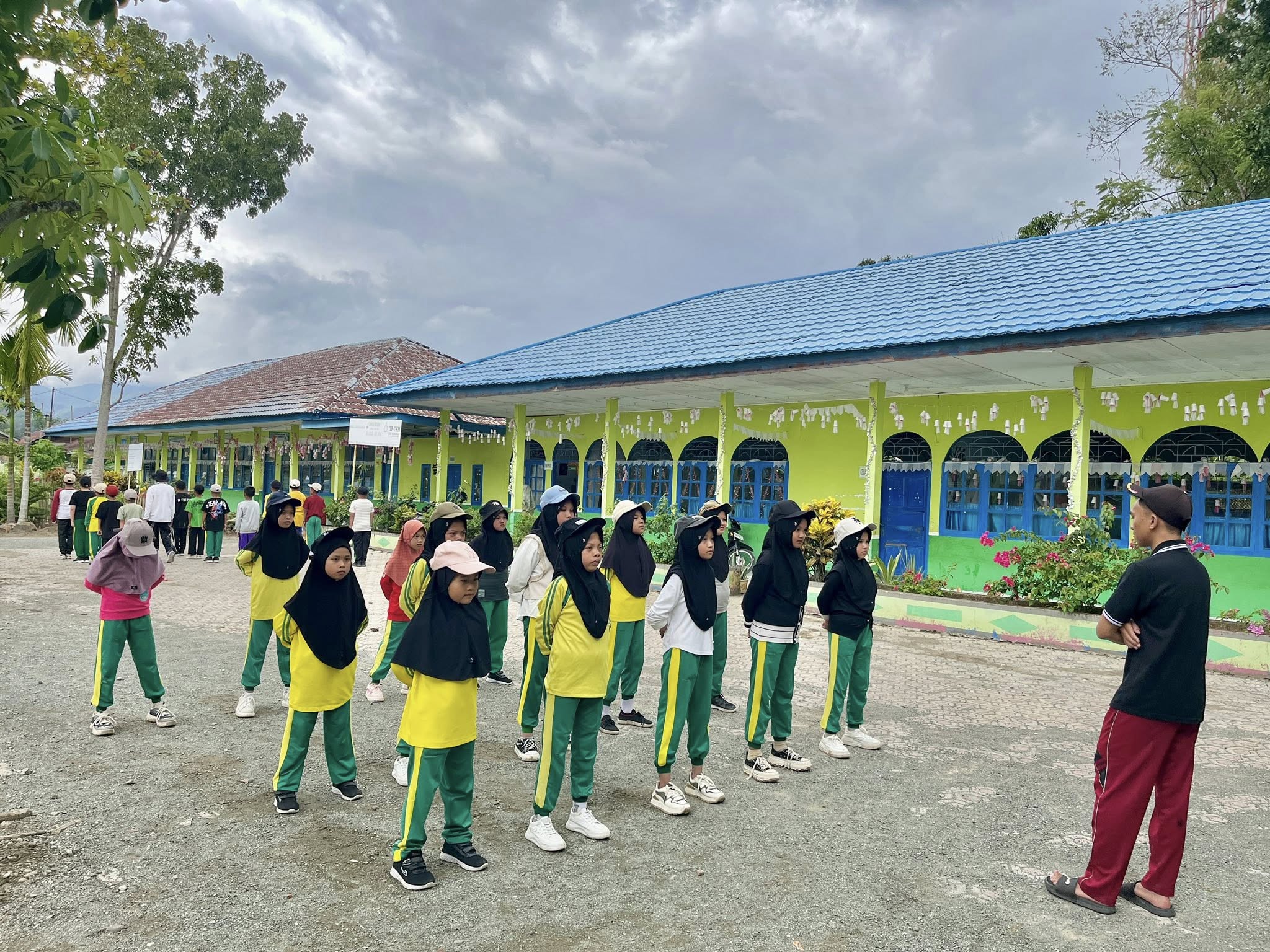 H 1 Pelaksanaan Latihan Barisan Indah MIN 2 Kerinci