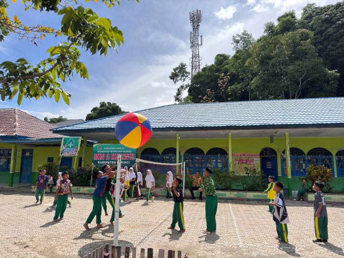 Semangat Sehat dan Ceria di MIN 2 Kerinci semakin berkobar! Semangat Sehat dan Ceria di MIN 2 Kerinci semakin berkobar!