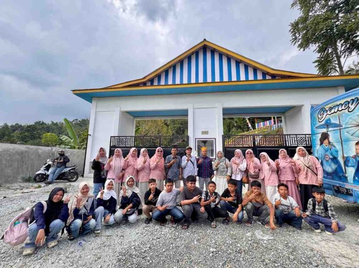 Pelepasan Siswa Kelas VI MIN 2 Kerinci ke Kayu Aro Berlangsung Penuh Kebersamaan