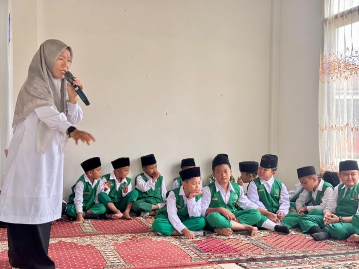 Kebiasaan Pagi MIN 2 Kerinci: Bimbingan Bacaan Ayat Pendek dan Bacaan Niat Sholat Berjalan Lancar dan tertib
