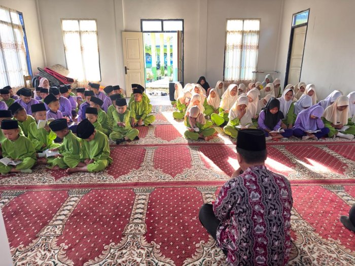 Rutinitas Yasinan Bersama MIN 2 Kerinci Berjalan Khidmat dan Lancar