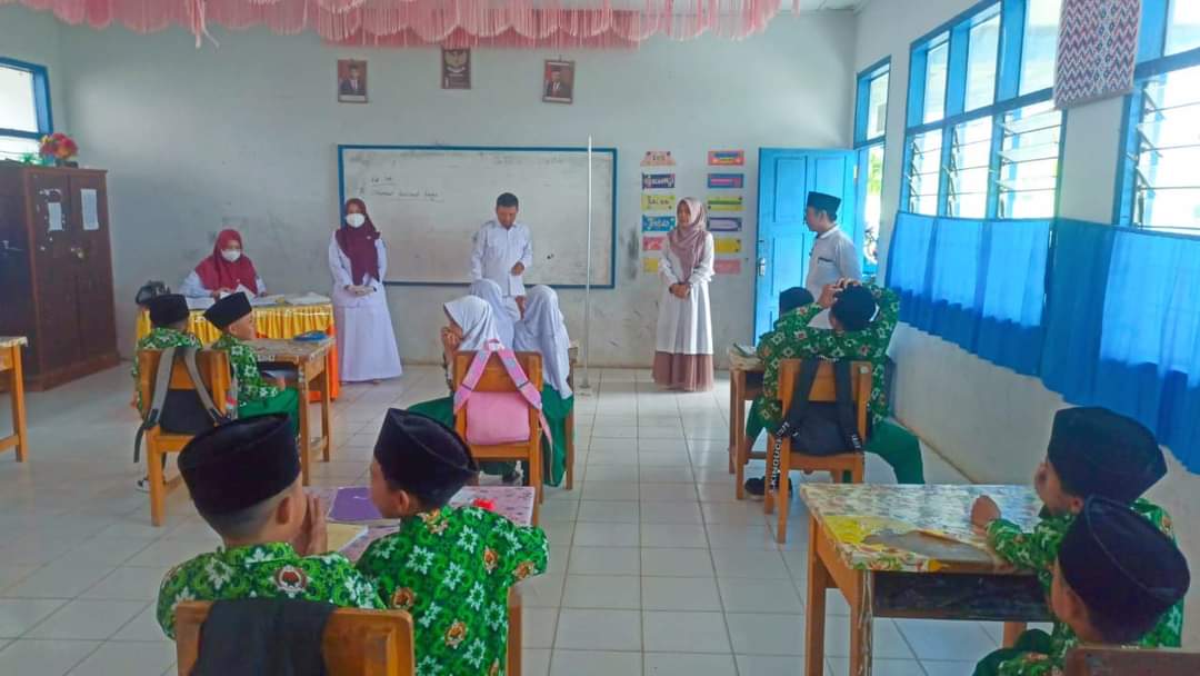 KUNJUNGAN DARI TIM KESEHATAN PUSKESMAS HIANG KE MIN 2 KERINCI KUNJUNGAN DARI TIM KESEHATAN PUSKESMAS HIANG KE MIN 2 KERINCI