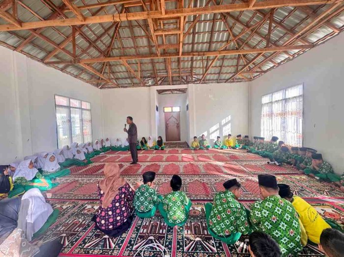 Bimbingan Bacaan Sholat Siswa MIN 2 Kerinci Berjalan Lancar