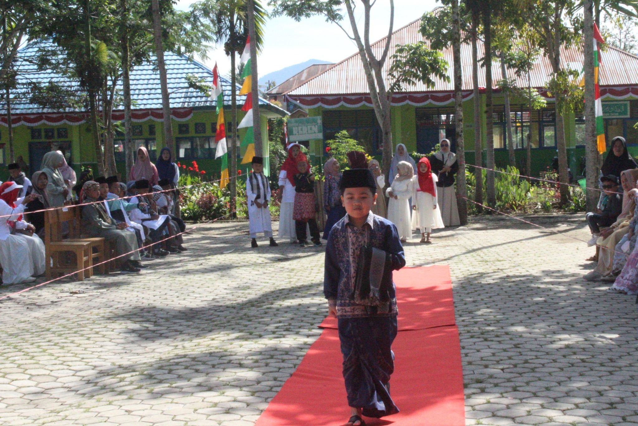 Acara Fashion show untuk Siswa/i MIN 2 Kerinci Acara Fashion show untuk Siswa/i MIN 2 Kerinci