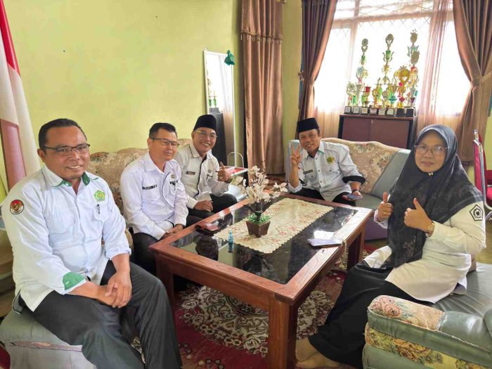 Waka MIN 2 Kerinci Gelar Rapat Pemantapan KBM dan Penyusunan Jadwal Pelajaran Sambut Tahun Ajaran Baru