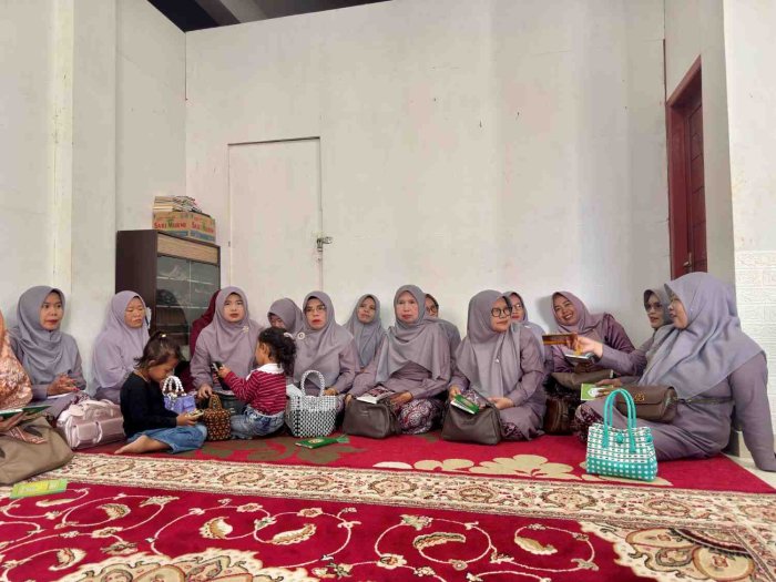 Keluarga Besar MIN 2 Kerinci Bertakziah ke Rumah Duka Almarhum Drs. H. Zainun Manaf