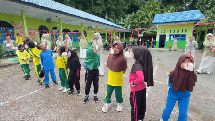 Siswa dan Guru MIN 2 Kerinci Meriahkan Class Meeting Siswa dan Guru MIN 2 Kerinci Meriahkan Class Meeting