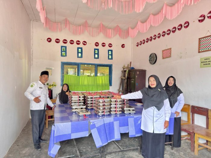 MBG Minggu Keempat Hari Pertama di MIN 2 Kerinci Berjalan Lancar dan Tertib