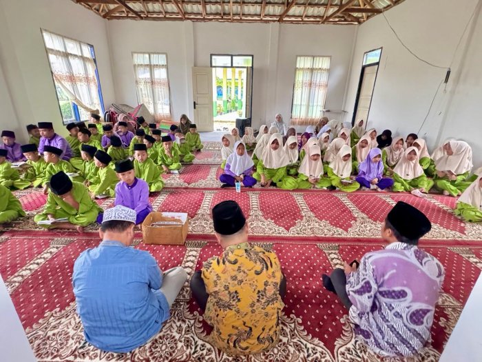Yasinan Bersama Warnai Jumat Pagi di MIN 2 Kerinci