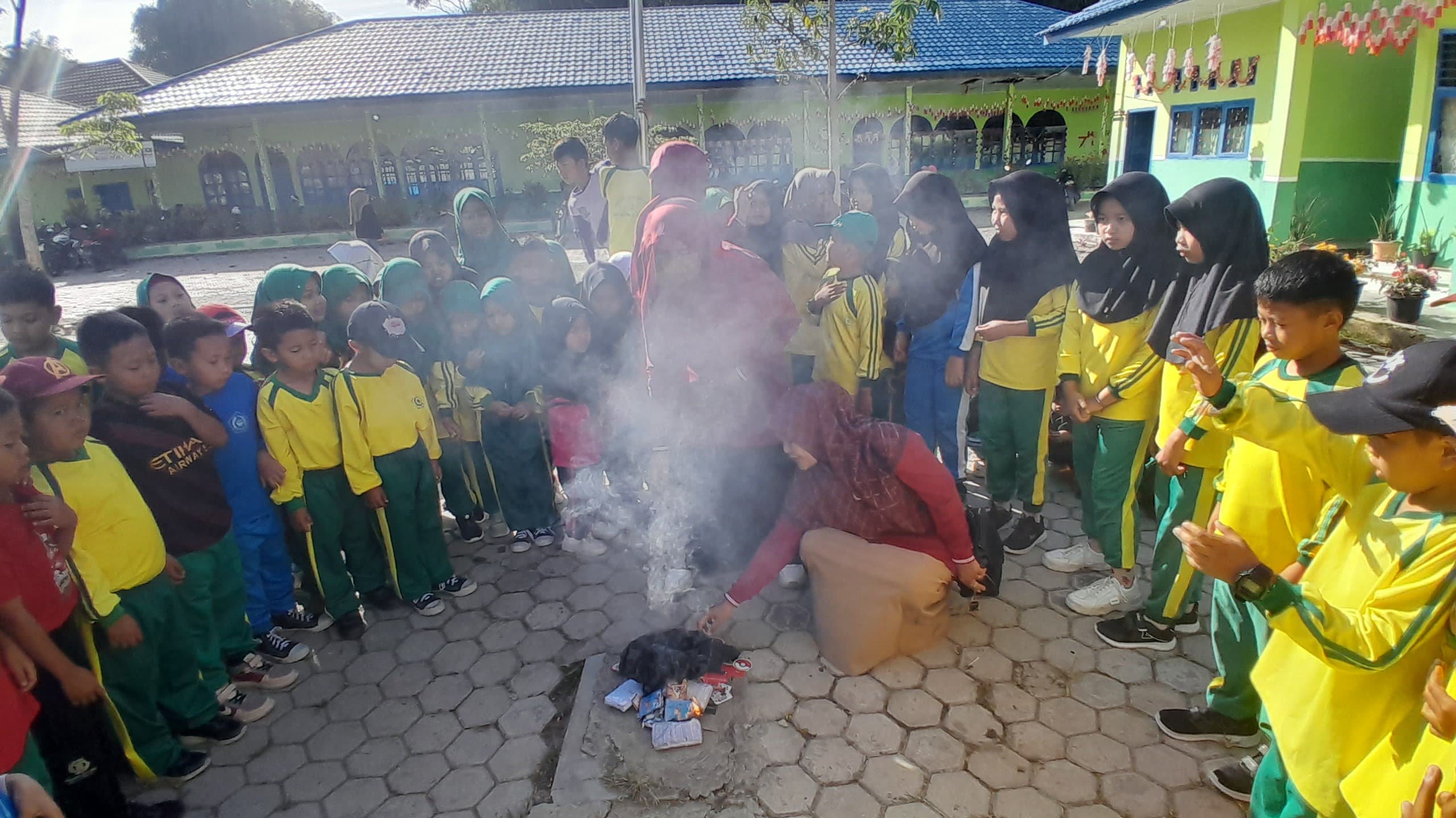 RAZIA MAINAN SISWA DI MIN 2 KERINCI