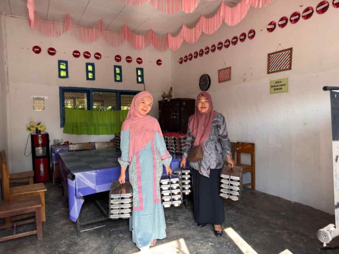 Senyum Ceria dan semangat Siswa MIN 2 Kerinci Warnai Kelancaran Penyaluran Makan Bergizi Gratis Senyum Ceria dan semangat Siswa MIN 2 Kerinci Warnai Kelancaran Penyaluran Makan Bergizi Gratis