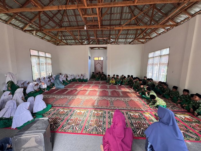 MIN 2 Kerinci Adakan Bimbingan Pagi Bacaan Salat Subuh MIN 2 Kerinci Adakan Bimbingan Pagi Bacaan Salat Subuh