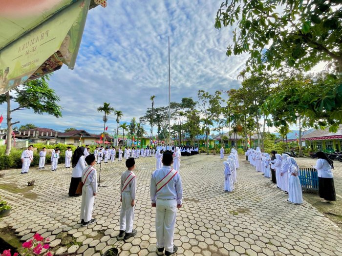 Upacara Bendera MIN 2 Kerinci Tekankan Disiplin Siswa
