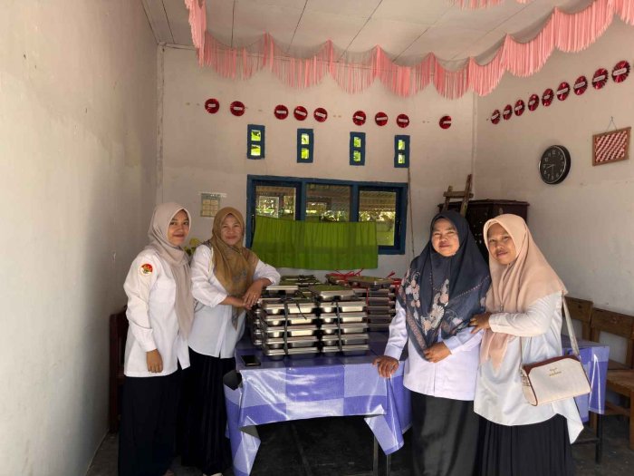 Pembagian MBG di MIN 2 Kerinci Kembali Berjalan Lancar Setelah Libur Idul Adha Pembagian MBG di MIN 2 Kerinci Kembali Berjalan Lancar Setelah Libur Idul Adha