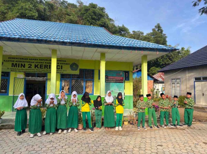 Bimbingan Pagi Bacaan Sholat Siswa MIN 2 Kerinci Berjalan Lancar Bimbingan Pagi Bacaan Sholat Siswa MIN 2 Kerinci Berjalan Lancar